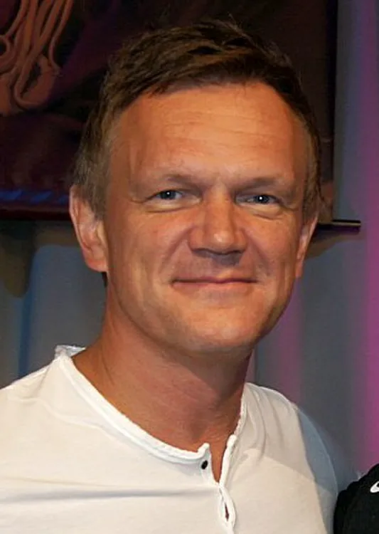 Cezary Pazura, komedyen - Polonya