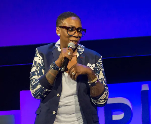 Gina Yashere, Komiker aus Vereinigtes Königreich