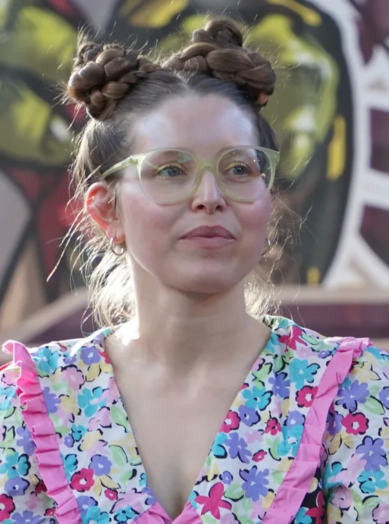 Jessie Cave, Komiker aus Vereinigtes Königreich