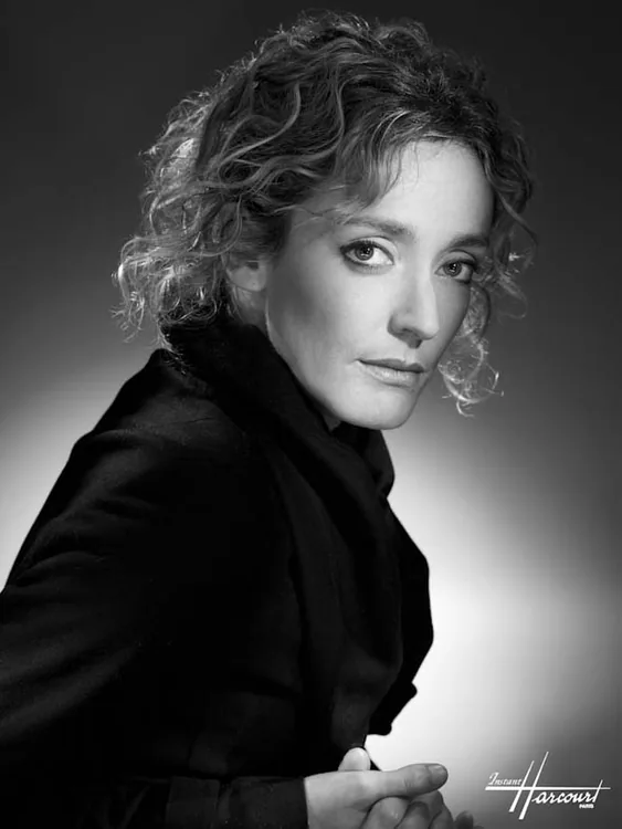 Juliette Arnaud, comedian from France