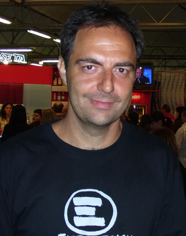 Neri Marcorè, humoriste de Italie