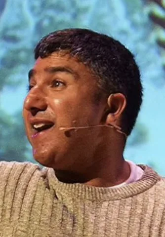 Nick Mohammed, koomik - Ühendkuningriik