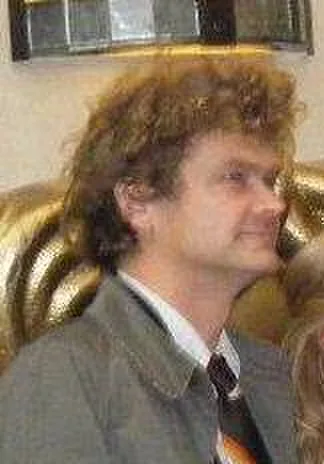 Simon Farnaby, còmic de Regne Unit