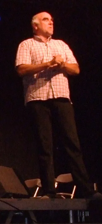 Stephen Frost, koomik - Ühendkuningriik